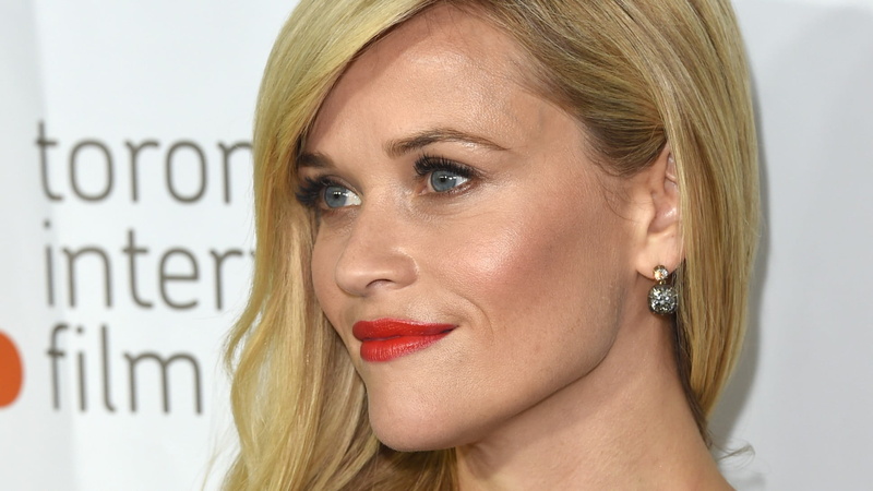 portrait, long hair, blond hair, body part, reese witherspoon, text, 1080P, women, actress, reese, blonde, headshot, beautiful people, hair, make-up, close-up