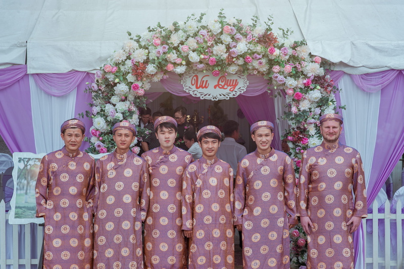 togetherness, group of people, culture, mature adult, celebration, man, mid adult men, emotion, men, religion, together, front view, happiness, wear, flowers