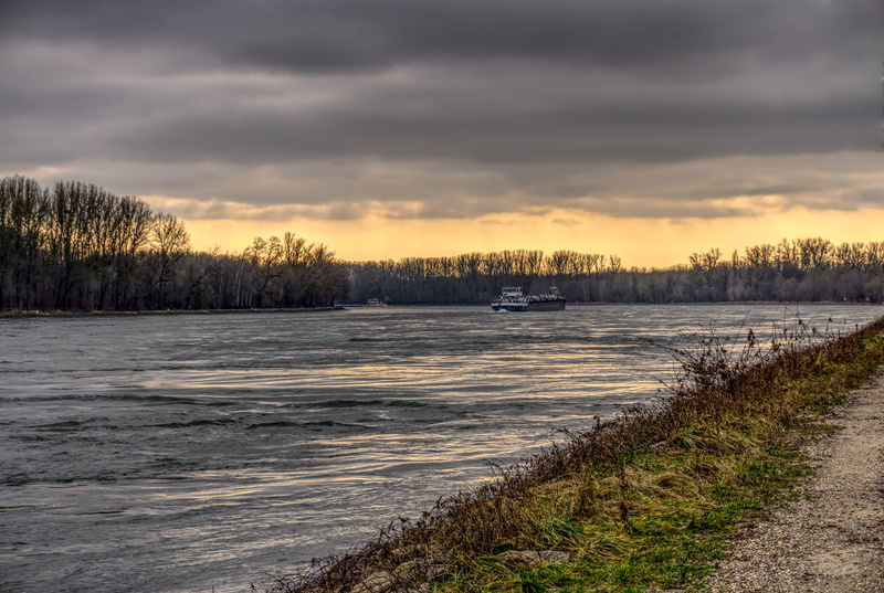 sky, overcast, tranquil scene, scenics - nature, ship, tree, frachtschiff, high dynamic range, goods, idyllic, transport beings, abendstimmung, water, twilight