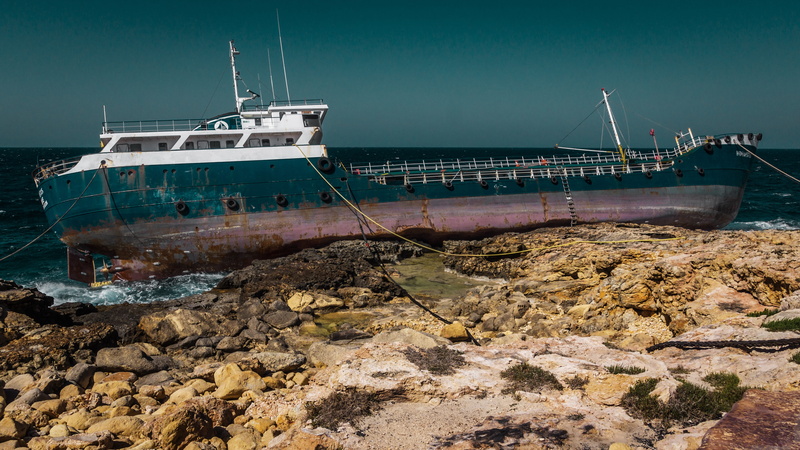 mode of transportation, nature, sailboat, rock, damaged, general average, fishing industry, run-down, transportation, 5K, moored, wreck, hephaestus, frachtschiff