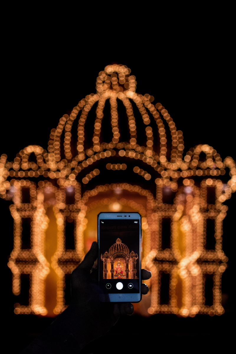screen, light, no people, communication, copy space, wireless technology, architecture, photographing, illuminated, person, string, smartphone, building