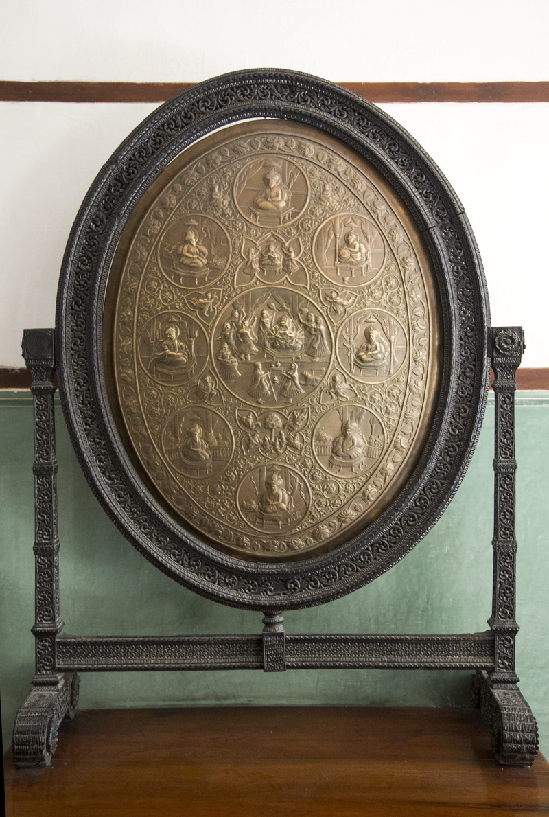 old-fashioned, ornate, carving - craft product, wood - material, currency, no people, ornamental, single object, still life, classic, frame, Retro, geometric shape