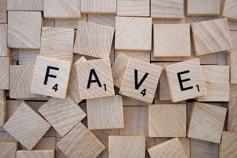 full frame, toy block, backgrounds, close-up, scrabble, alphabet, 2K, pattern, in a row, block shape, letter, abundance, box, display, retro, wood - material