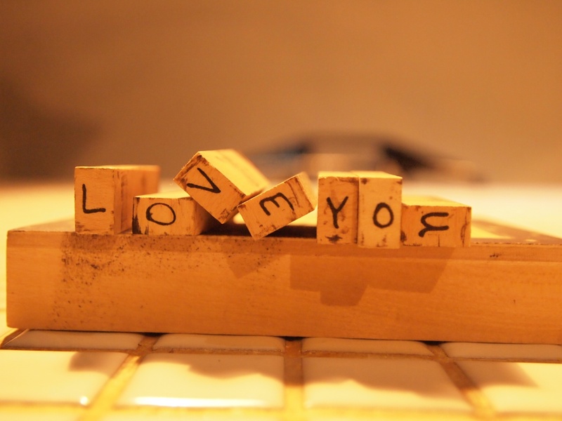focus on foreground, 2K, alphabet, block, wood - material, indoors, block shape, toy, capital letter, love, no people, number, table, wooden, cube shape