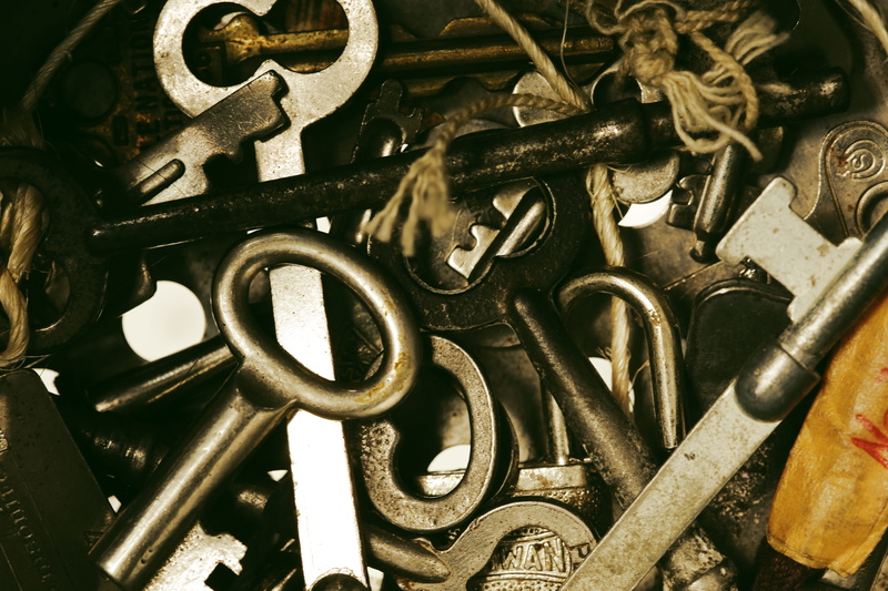 protection, silver, open, security, text, grunge, still life, safety, full frame, sign, large group of objects, unlock, padlocks, indoors, communication