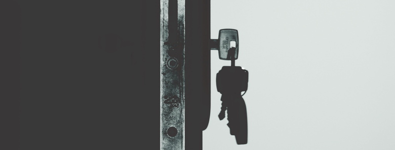 4K, copy space, shadow, entrance, steel, knob, handle, home interior, protection, keys, black color, close-up, safety, equipment, door, hanging, photography