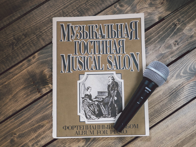 4K, cordless, information, capital letter, education, facts, no people, art and craft, symbol, wood - material, hobby, book, male likeness, singer, still life