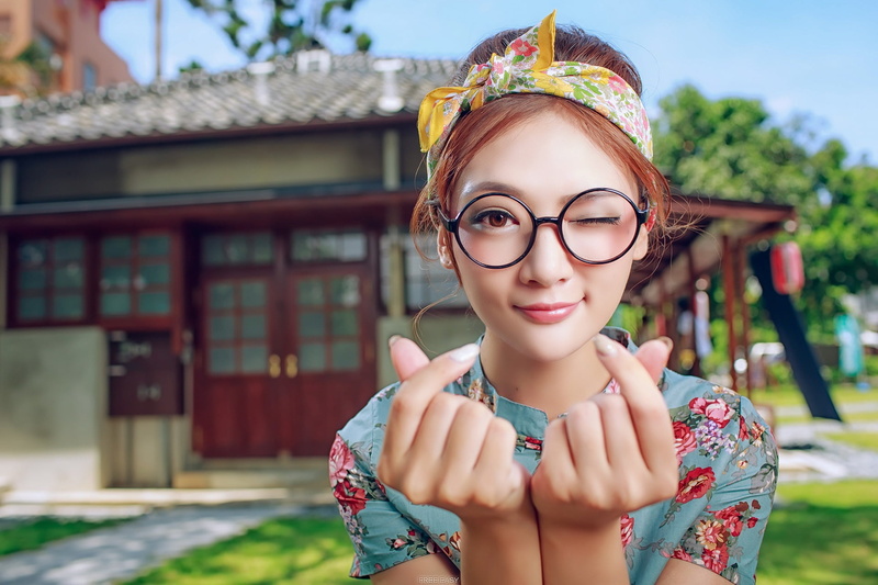 architecture, smiling, real people, lifestyles, women with glasses, looking at camera, young adult, beautiful woman, headshot, females, glasses, hands