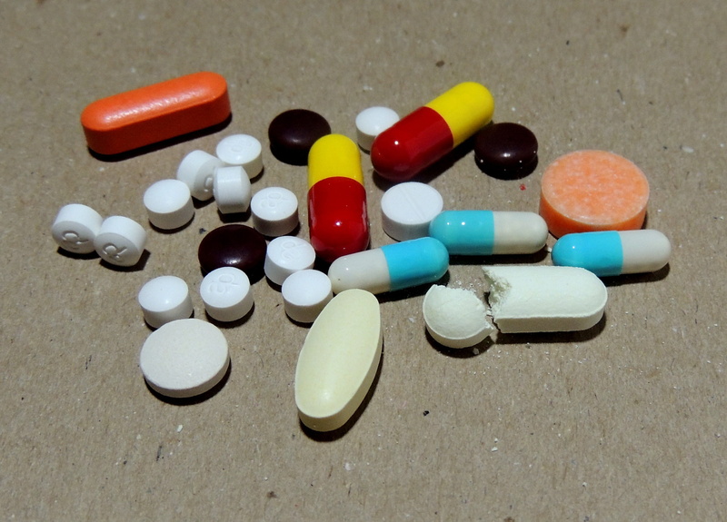 studio shot, choice, table, pharmacy, pill, nutritional supplement, still life, large group of objects, multi colored, high angle view, capsule, diseases