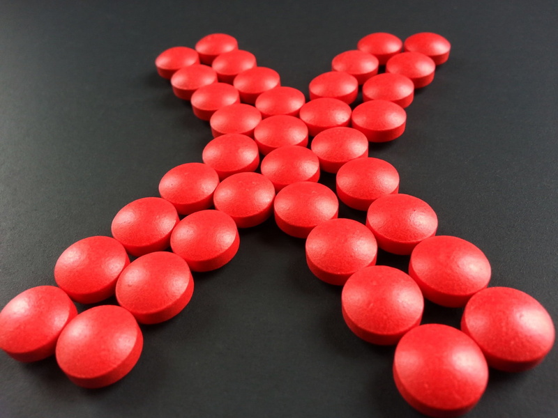 indoors, medication, forming, gray, round, medicament, still life, no people, wellbeing, gray background, close-up, pill, pellet, food and drink, 1080P