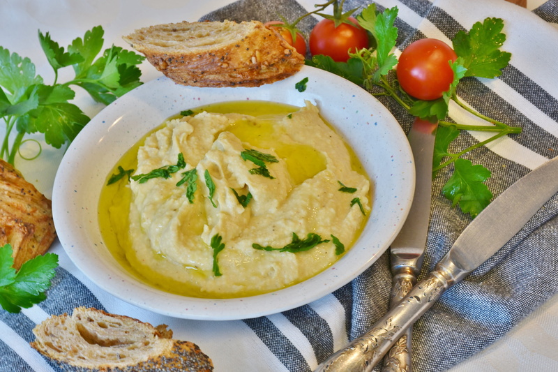 olive oil, table, eating utensil, table knife, eat, vegetarian food, herb, cold plate, nutrition, tomatoes, flax, no people, wellbeing, sesame paste, seeds