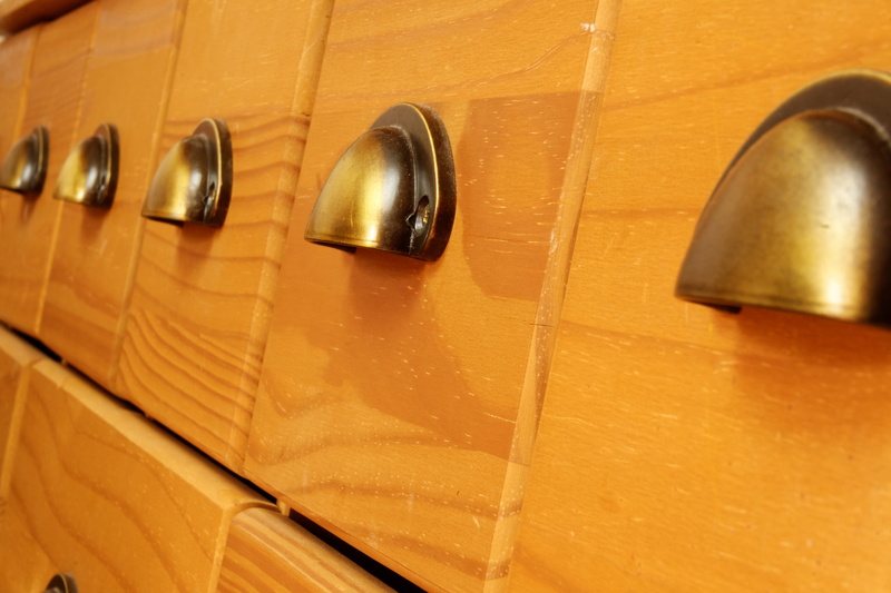 cabinet, drawer, metal, absence, close-up, 2K, wall - building feature, shiny, yellow, brown, apothekerschrank, pattern, knauf, old, handle, in a row