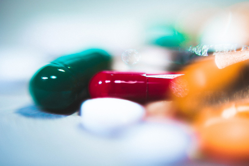 vitamins, 5K, sweets, heart, close-up, antibiotics, selective focus, medicine, pill, no people, red, health, sport, furniture, antidepressants, shop, pills
