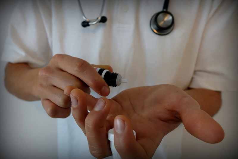 dosage, heal, adult, bless you, medication, finger, occupation, treatment, hand, indoors, doctor, skill, human limb, working, medical, close, holding, globuli