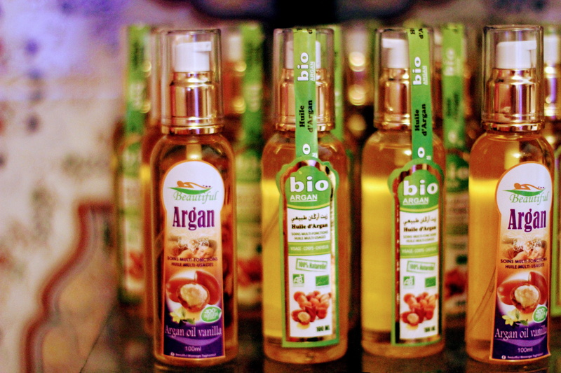 text, Argan Oil, pharmacy, transparent, glass - material, bottle, container, in a row, Buy, research, argan, pill, Bottles, 5K, medicine, large group of objects