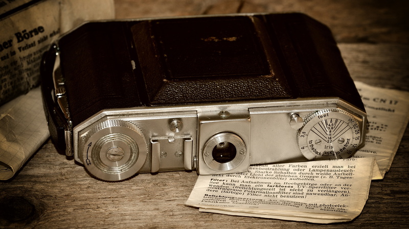 single object, instructions, indoors, digital camera, photographic equipment, nostalgia, retro styled, camera, 4K, old, antique, camera - photographic equipment