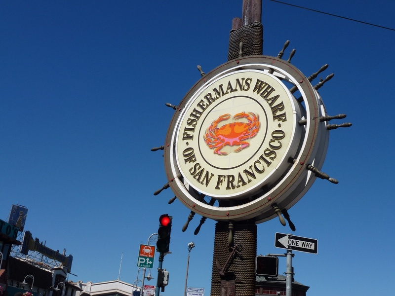 architecture, blue, day, outdoors, guidance, built structure, crab, 2K, text, restaurant, geometric shape, tower, san francisco, clear sky, sky, sign