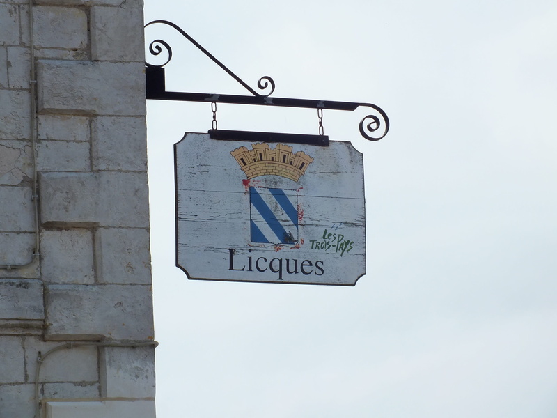 liguide, information sign, built structure, nature, information, text, number, day, Sign, low angle view, guidance, western script, instructions, communication