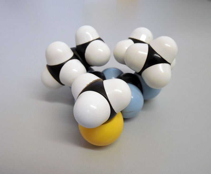 high angle view, white, spherical model, gray, toys, food, healthcare and medicine, shape, dose, molecule, cut out, chemistry, table, still life, white color