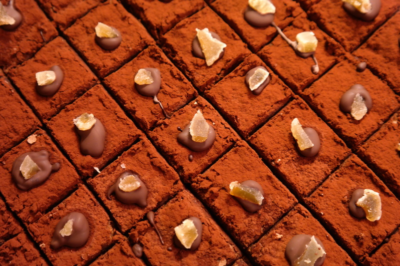 close-up, large group of objects, brown, christmas, order, sweetness, backgrounds, fine pastry, full frame, in a row, ginger slices, shape, snack, treat