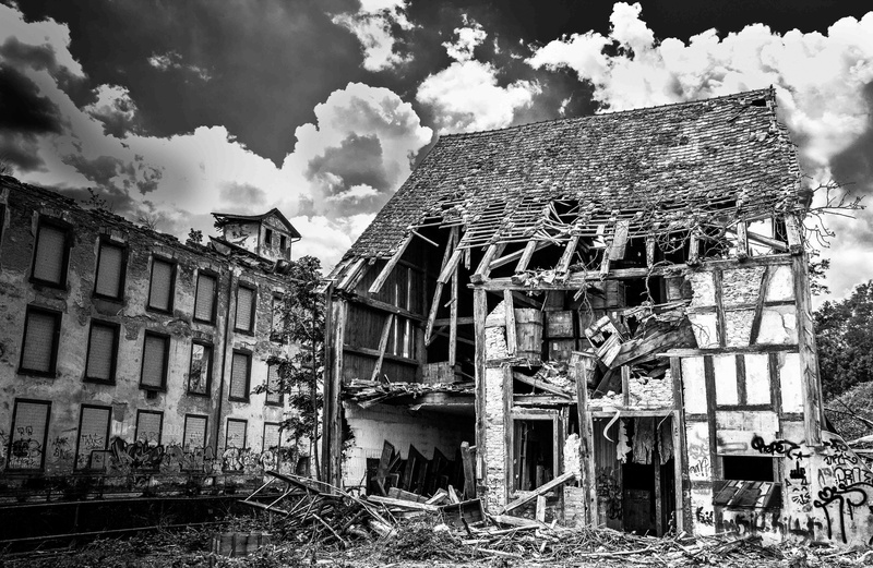 building Exterior, break up, photography, house, low angle view, ruined house, residential district, broken, demolished, damaged, sky, ruined, abandoned