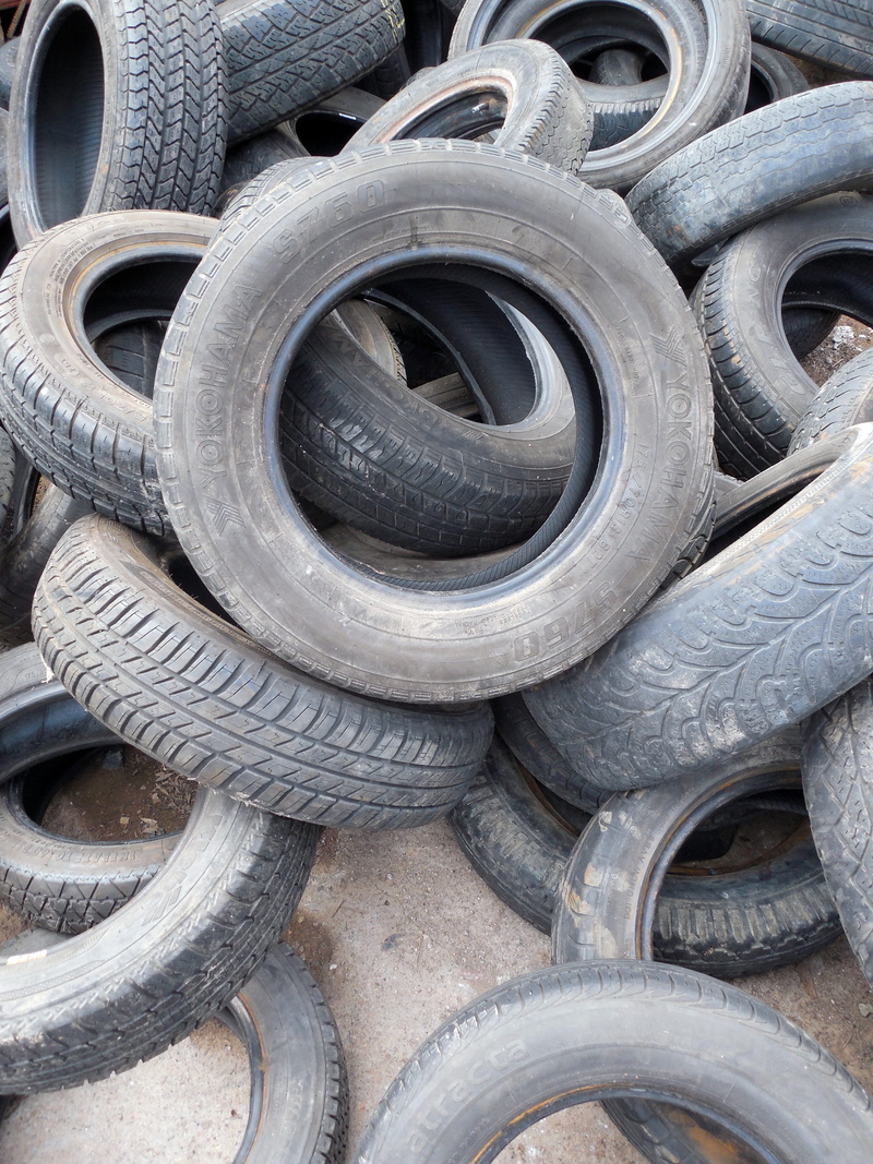 transportation, day, large group of objects, metal, disposal, stack, car, wheel, thrown away, mature age, environment, mode of transportation, junkyard