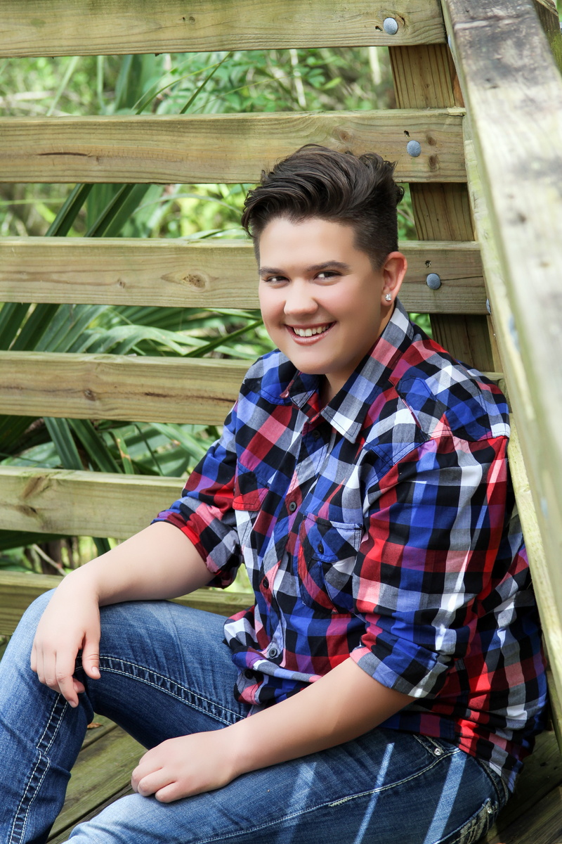 one Person, males, beautiful, leisure activity, teen, three quarter length, girl, happiness, student, senior photo, smile, Teenage Girl, happy, young men