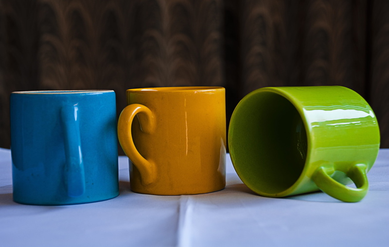 close-up, indoors, China Clay, Chinaware, vessel, Mugs, mug, blue, three objects, table, porcelain, studio shot, coffee cup, green, Cup, coffee, tea cup