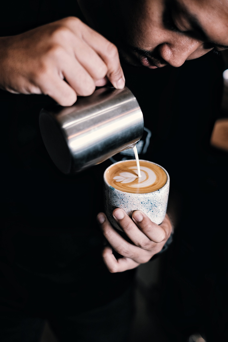 caffeine, preparation, drinking, holding, ceramic, detail, refreshment, beverage, one person, 5K, pouring, art, delicious, indoors, human, human body part
