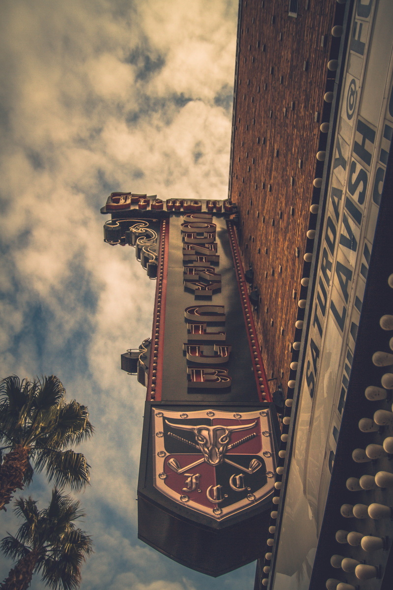 outdoors, plant, las vegas, lighting, blue skies, day, cities, information, light bulb, cloudy, 4K, text, united states, information sign, script, down town
