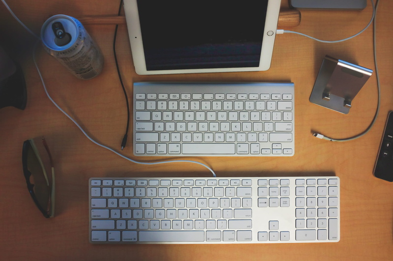 creative, overhead, workspace, technology, messy, wireless technology, computer equipment, computer mouse, neonbrand, energy drink, computer, ipad, wires