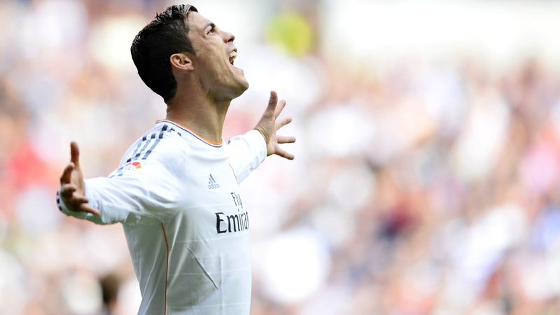 sport, one person, standing, stadium, outdoors, cr7 computer  backgrounds, athlete, clothing, audience, gesturing, incidental people, waist up, 1080P