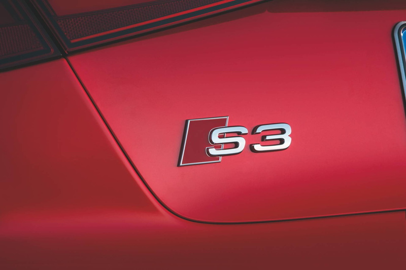 disabled sign, 1080P, audi, western script, cabriolet, sign, low angle view, hatchback, s, symbol, coupe, wall - building feature, emotion, communication