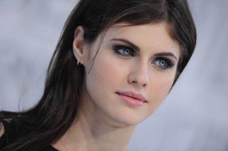 Alexandra Daddario, brunette, blue eyes, portrait, long hair, model, face, 2K, women, simple background