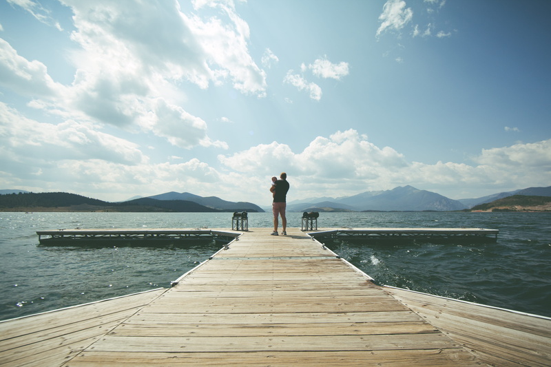 5K, parent, child, mountains, sky, the way forward, looking at view, water, mountain range, lifestyles, brown, standing, tranquil scene, day, clue, pier