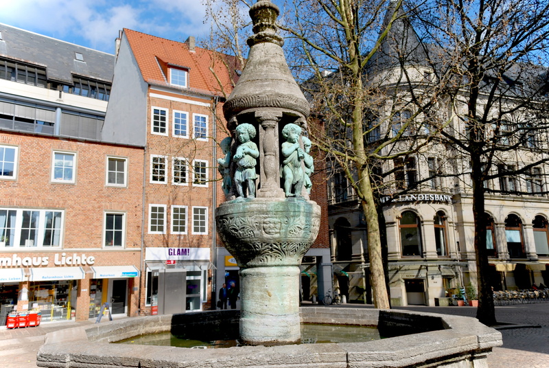 4K, art and craft, nature, plant, city, human representation, architecture, statue, building, sky, built structure, bremen, fountain, representation, gargoyle