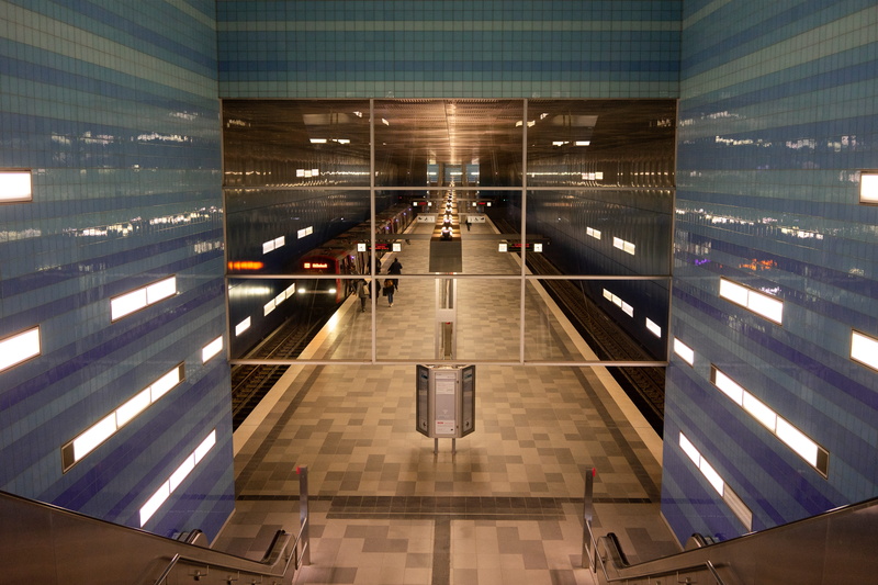 stop, harbour city, transportation, travel, lamps, ceiling, subway station, building, train, harbor-city-university, sign, 5K, rail traffic, mode of transportation