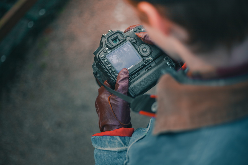 photo, gloves, portrait, expertise, dslr, looking down, explorer, photography, male, 5K, casual Clothing, beautiful, camera - Photographic Equipment, jeans
