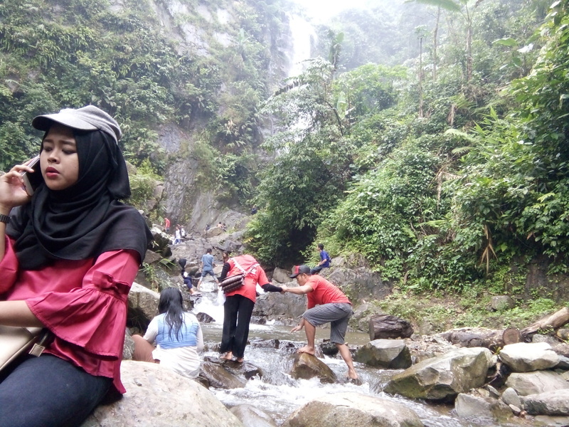 casual clothing, adult, beauty in nature, hijab, outdoors, nature, women, forest, mountain, plant, lifestyles, jalan raya pasar loji, leisure activity