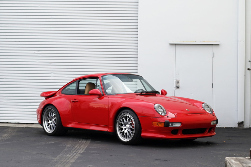 luxury, architecture, garage, day, outdoors, land vehicle, Sport, mode of transportation, Turbo, retro styled, city, stationary, transportation, Porsche