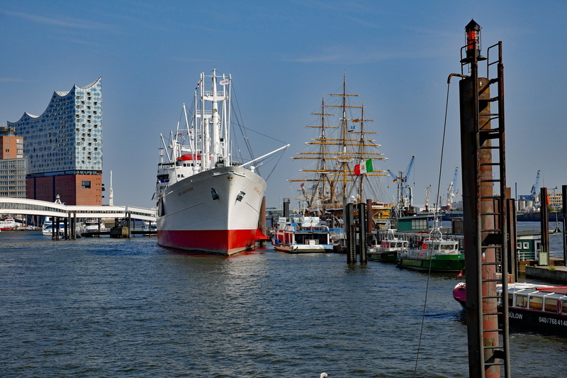 outdoors, ship, 5K, sky, waterfront, architecture, harbor, no people, sailing vessel, hamburg, transportation, built structure, training ship, industry