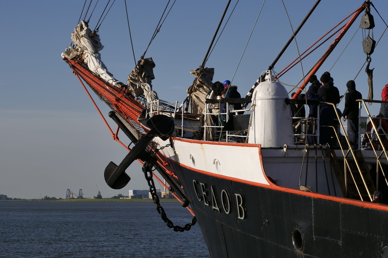 transportation, sailboat, water, nature, sky, rope, 5K, group of people, travel, moored, clear sky, rigging, floor anchors, shipping, day, pole, mast