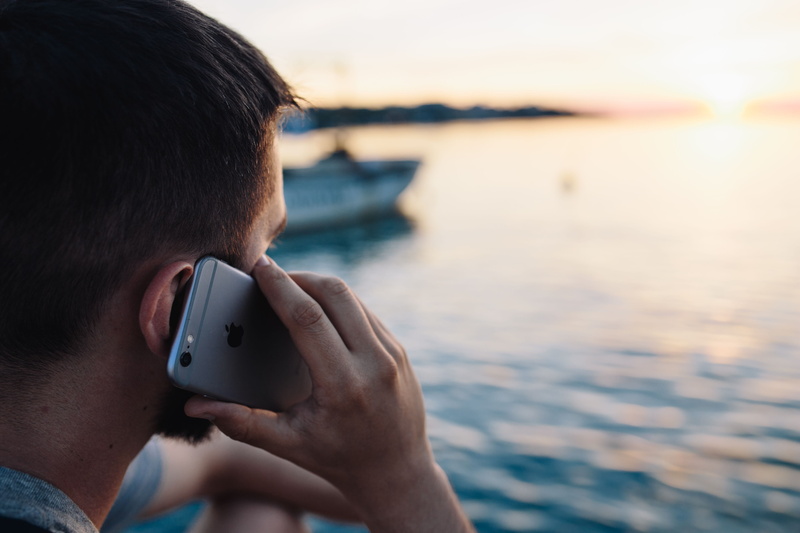 men, cell, activity, sea, adult, hands, male, evening, phone, Mobile phone, tech, caucasian Ethnicity, s, one Man Only, focus on foreground, one Person