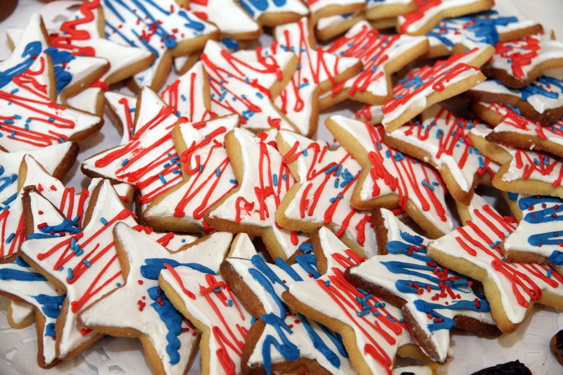 frosting, dessert, patriotic, ketchups, stars, gingerbread cookie, calories, 1080P, abundance, food, snack, blue, baked, bread, freshness, indulgence