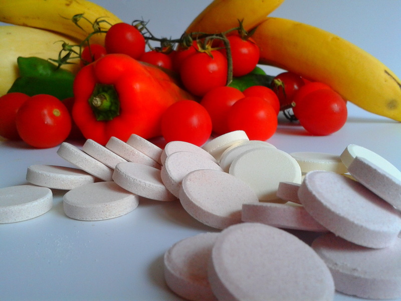 treat yourself, abundance, get sick, tomatoes, healthy eating, replace, Cure, pill, no people, 2K, bananas, red, variation, vegetables, bell, selective focus