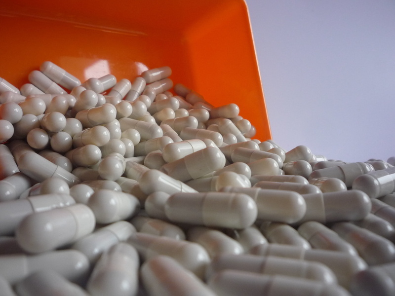 the pill, container, studio shot, 2K, tablets, pill, the disease, food, capsule, pharmacy, medicine, replace, get sick, factory, dose, vegetables, vitamin