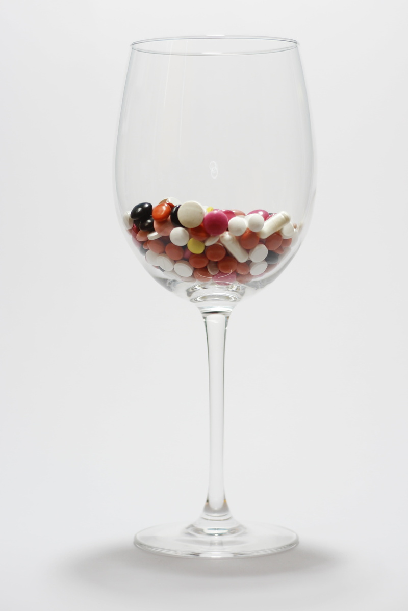 medical, food and drink, tablets, 4K, get sick, medicine, white background, still life, household equipment, cure, table, dose, indoors, transparent, drinking glass