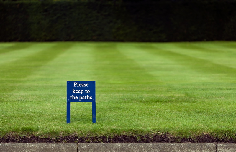 day, nature, 4K, signage, green, keep, lawn, safety, government, information sign, please, western script, focus on foreground, Green, text, close-up