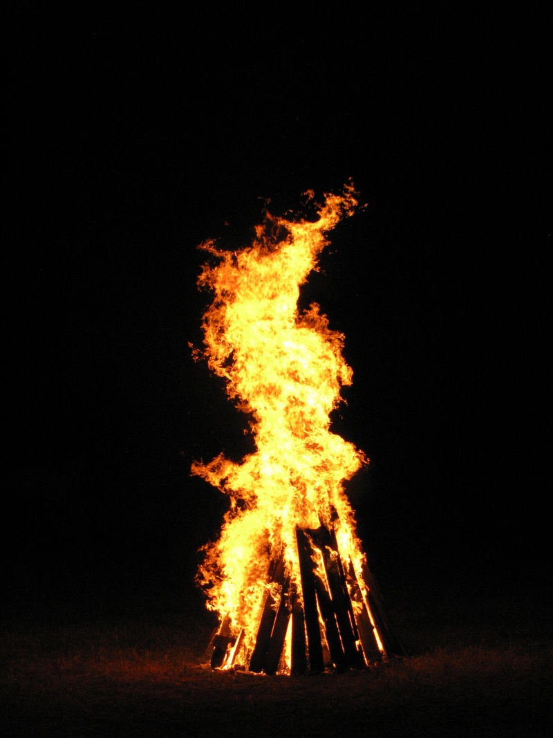 motion, field, heat, 2K, orange color, copy space, firewood, fire, nature, burning, celebration, bonfire, wood, lena, campfire, night, san juan, log, flames