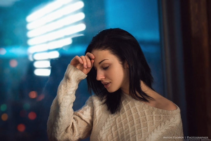 focus on foreground, Alla Berger, model, eyes closed, indoors, beautiful woman, beauty, warm clothing, sadness, portrait, hairstyle, young women, window